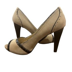 Ellen Tracy Beige and Black Peep-Toe Heels Size 7.5